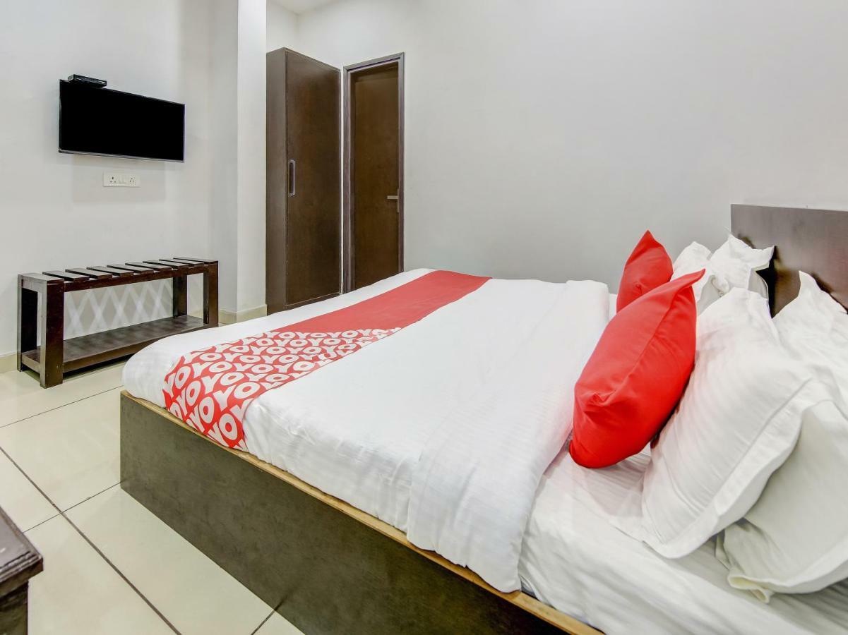 Oyo 27999 Hotel Deep Sirsa Екстериор снимка