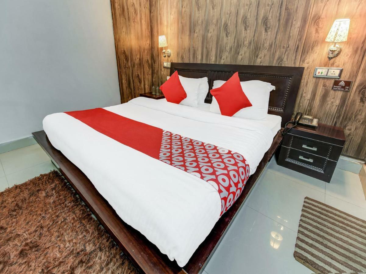 Oyo 27999 Hotel Deep Sirsa Екстериор снимка