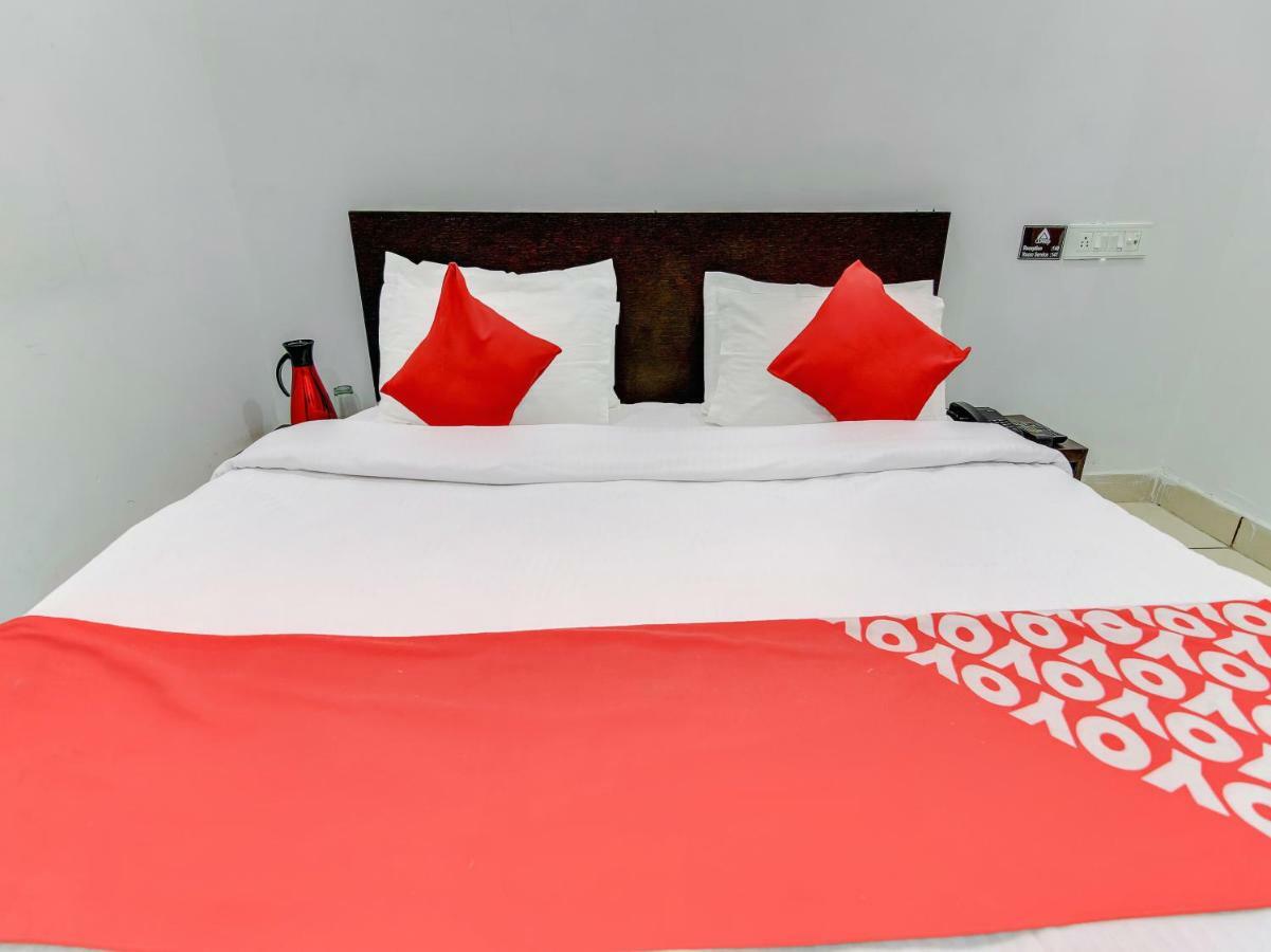 Oyo 27999 Hotel Deep Sirsa Екстериор снимка