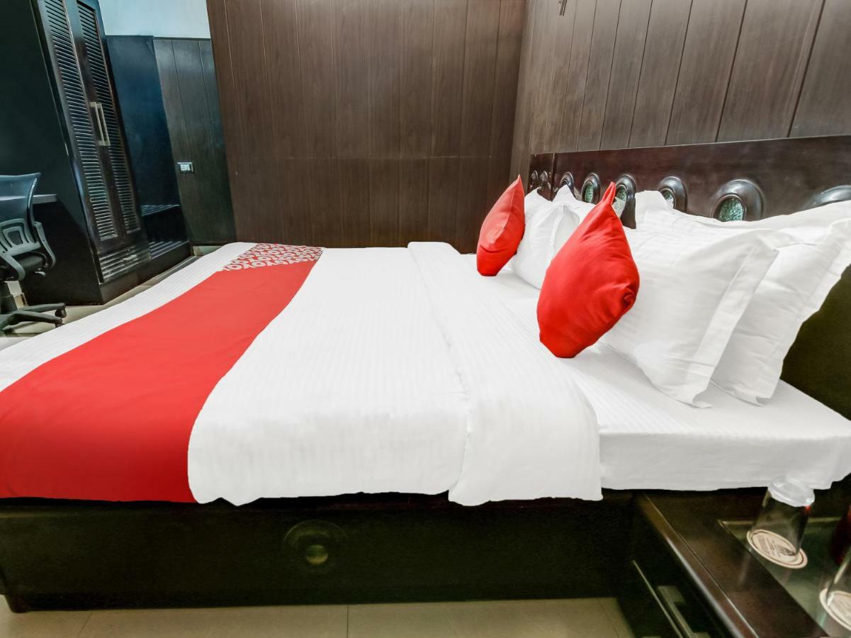 Oyo 27999 Hotel Deep Sirsa Екстериор снимка