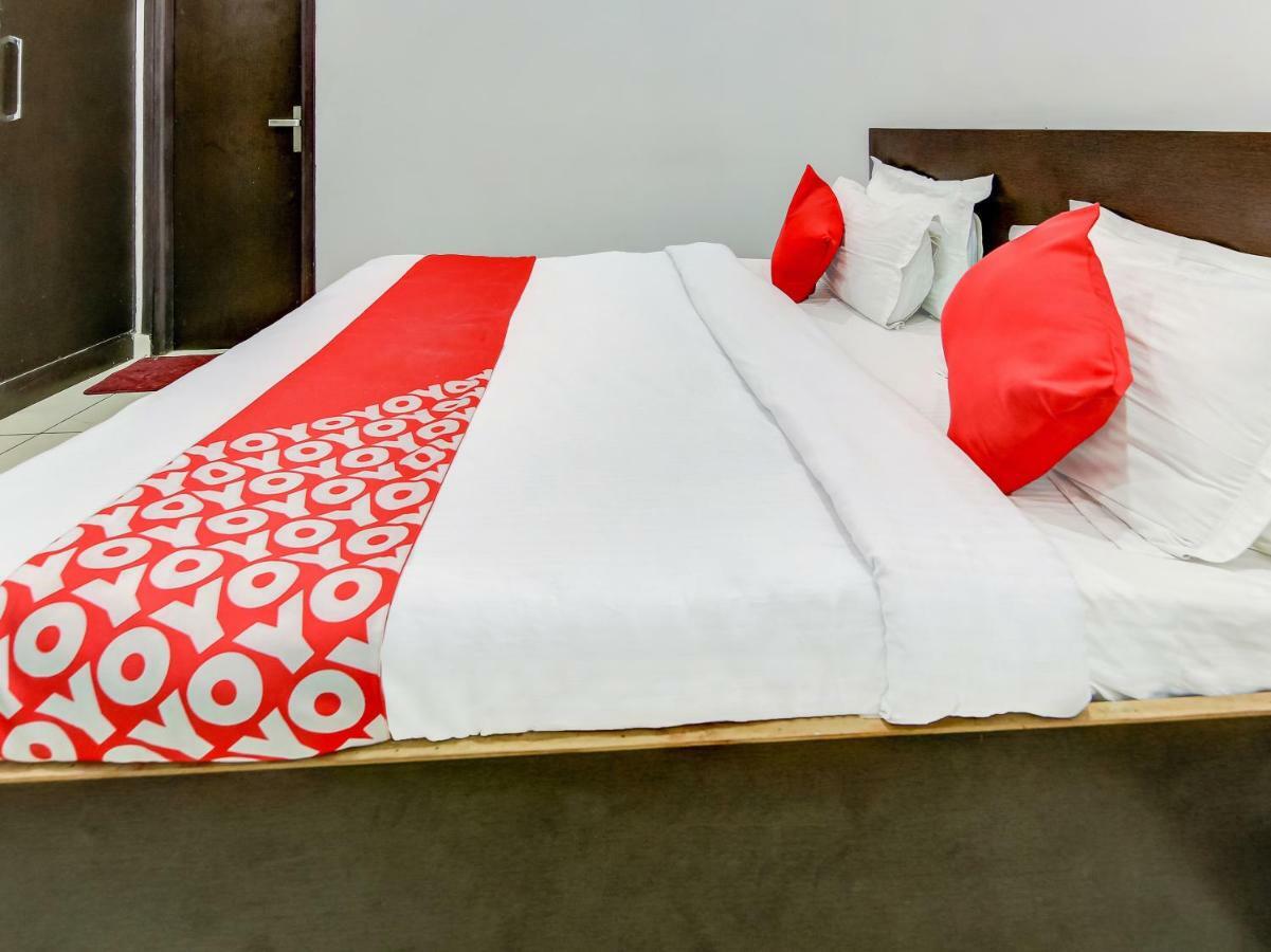 Oyo 27999 Hotel Deep Sirsa Екстериор снимка