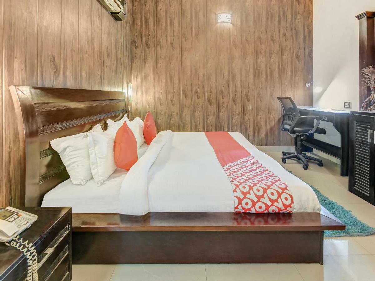 Oyo 27999 Hotel Deep Sirsa Екстериор снимка