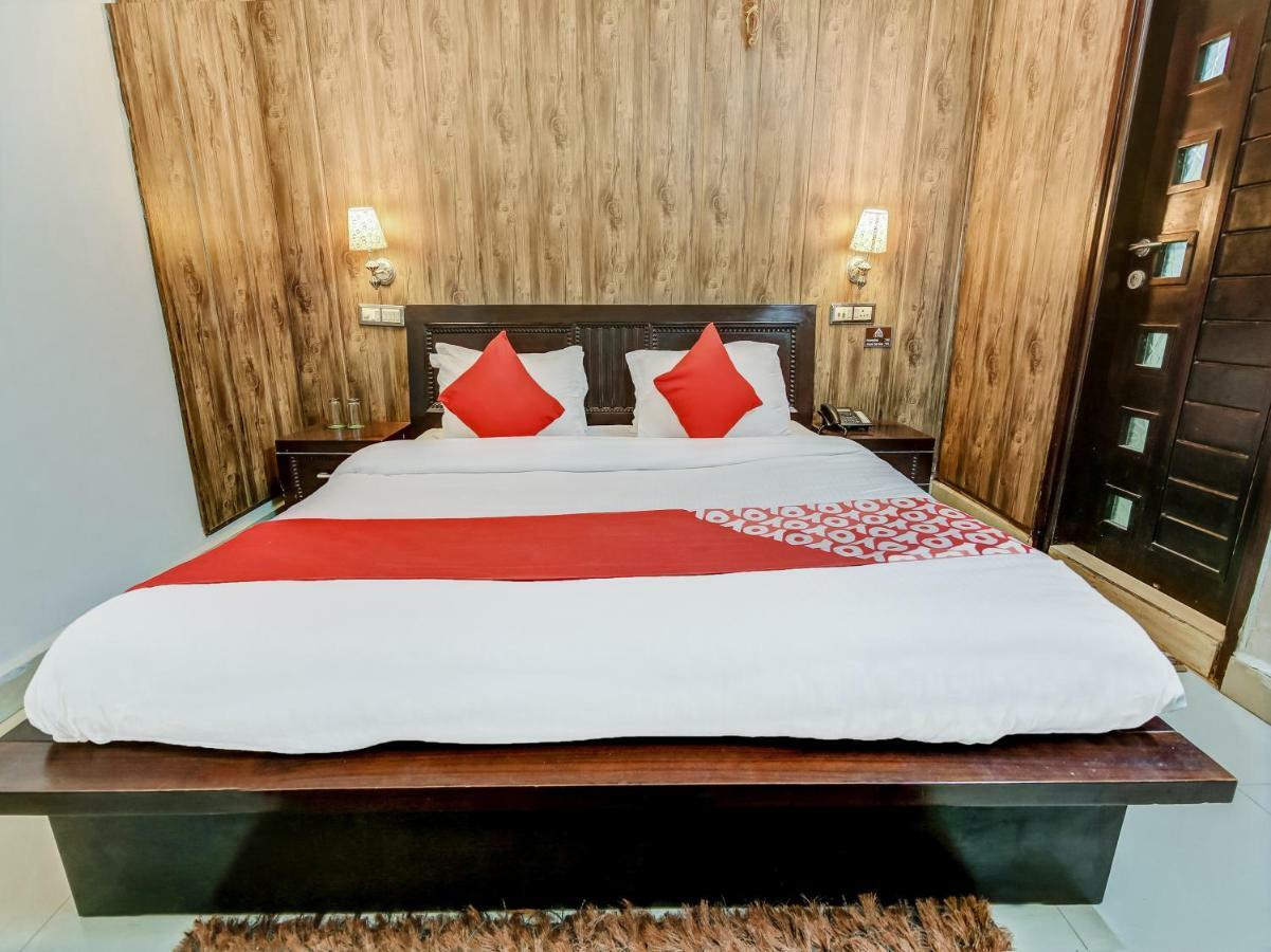 Oyo 27999 Hotel Deep Sirsa Екстериор снимка