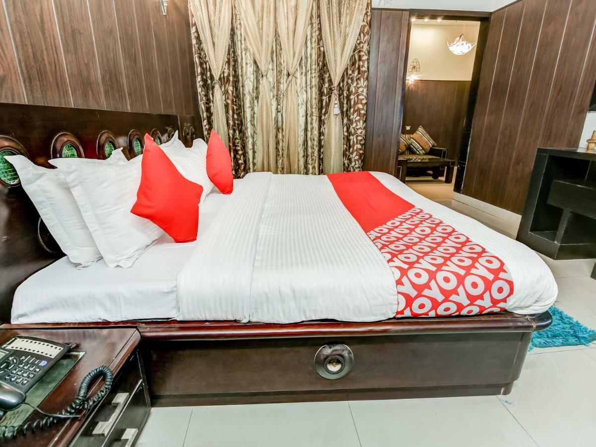 Oyo 27999 Hotel Deep Sirsa Екстериор снимка