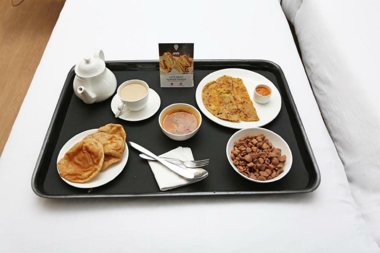 Oyo 27999 Hotel Deep Sirsa Екстериор снимка