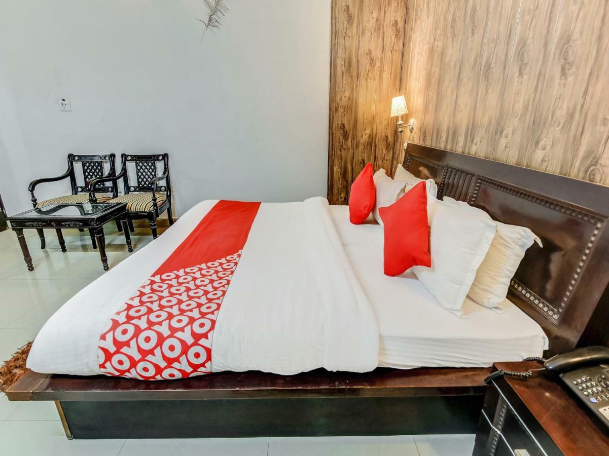 Oyo 27999 Hotel Deep Sirsa Екстериор снимка