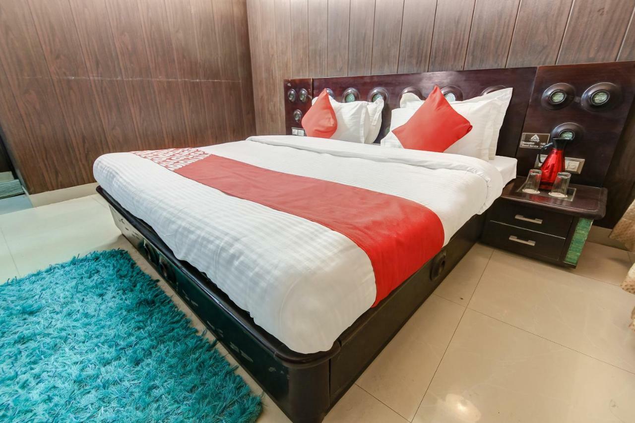 Oyo 27999 Hotel Deep Sirsa Екстериор снимка