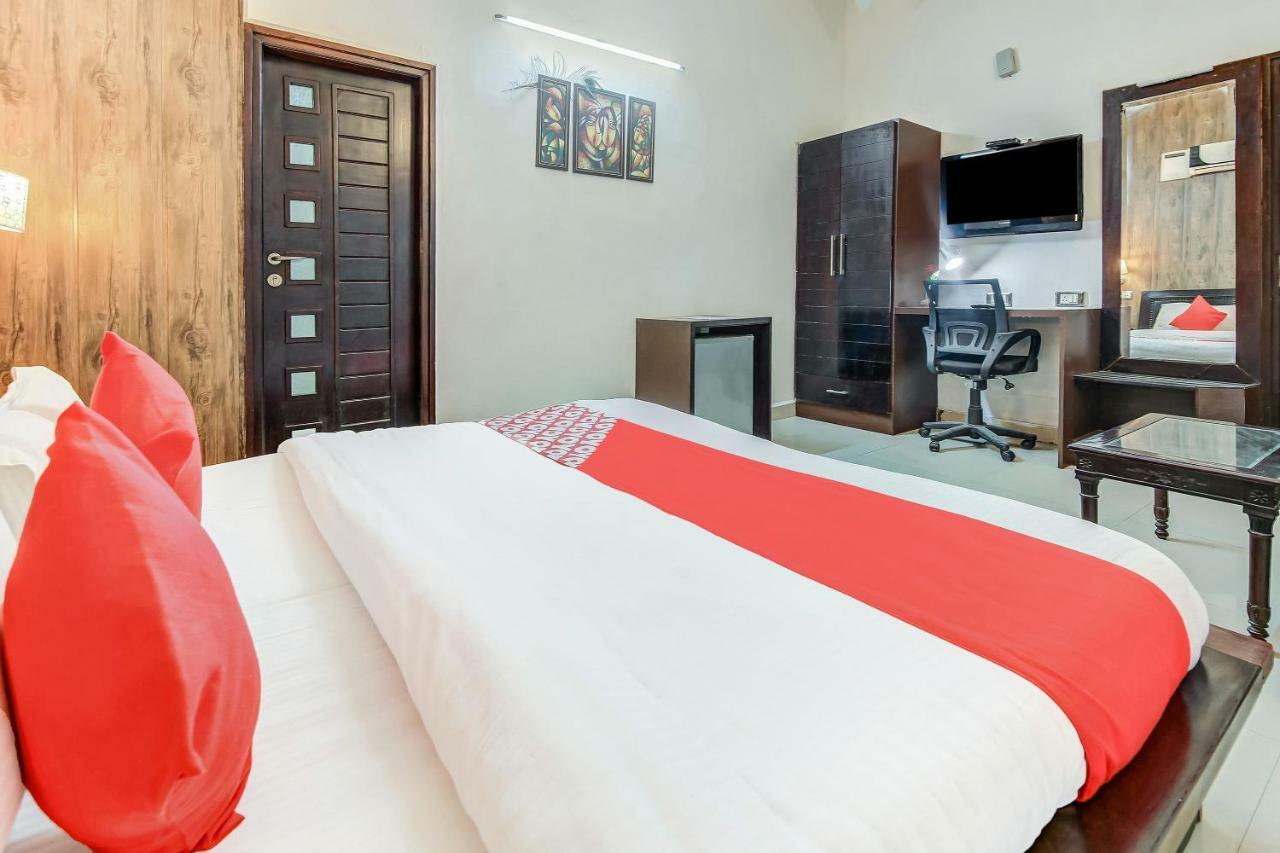 Oyo 27999 Hotel Deep Sirsa Екстериор снимка