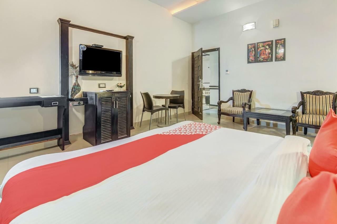 Oyo 27999 Hotel Deep Sirsa Екстериор снимка