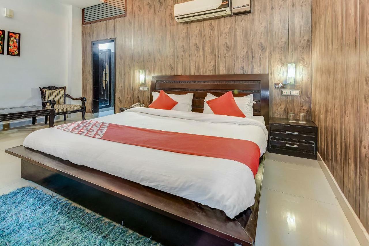 Oyo 27999 Hotel Deep Sirsa Екстериор снимка